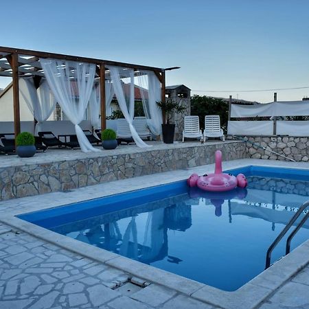 Oguic Apartman Паг Екстер'єр фото